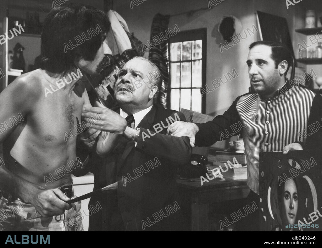 ALFREDO LANDA y JOSE SACRISTAN en PARIS BIEN VALE UNA MOZA, 1972, dirigida por PEDRO LAZAGA.