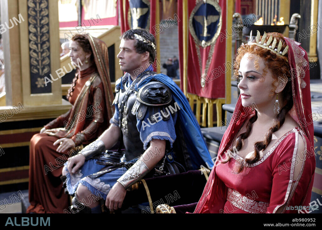 CAMILLA RUTHERFORD et LINDSAY DUNCAN dans ROME-TV, 2005, réalisé par MICHAEL APTED. Copyright HBO.