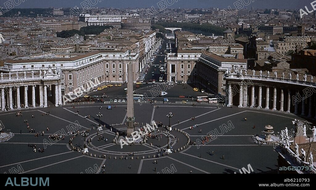 VISTA AEREA DE LA PLAZA DE SAN PEDRO.