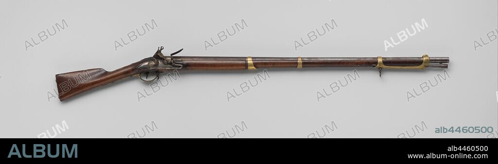Flint Cadet Rifle for the State Army, The lock is unprocessed except for the signature on the lock plate, the inside of the lock plate is stamped with the letters iG. The barrel is stamped on the top with the coat of arms of Amsterdam, an unidentifiable mark, probably an uppercase letter M, is stamped on the bottom, There is a bayonet net under the trumpet. The flask is easily cut. The brass fittings consist of four sliding barges according to the Austrian model, just like the set of iron hinged brackets, an S-shaped screw plate, an unadorned thumb plate and a steel loading stick., Hendrik Bosman, Amsterdam, 1780 - 1800, copper (metal), iron (metal), steel (alloy), engraving, l 115.3 cm h 15.5 cm × d 5.5 cm × w 2.6 kg l 82.1 cm d 13.1 mm.