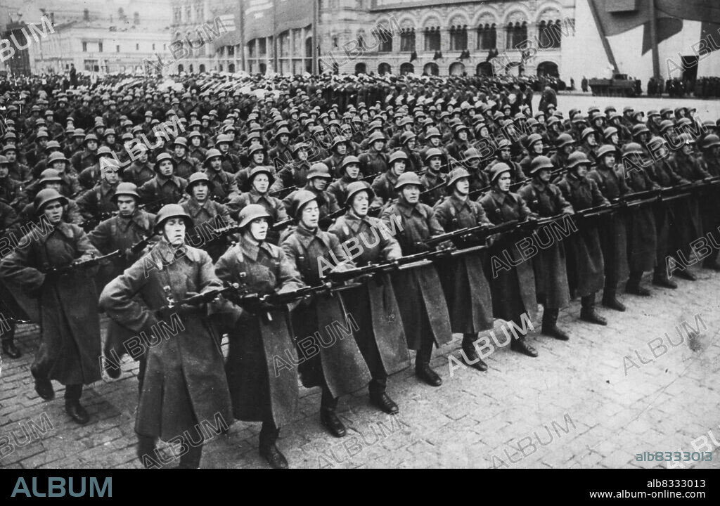 Soviet Army Parades on Anniversary of Revolution -- Infantrymen marching across Red square in the Parade.
A great parade of the Soviet Union's military strength passed Joseph Stalin, Molotov and other Soviet leaders on Red Square, Moscow, in honour of the 22nd anniversary of the October revolution. The Parade lasted two hours and among whose who watched it were Litvinov, apparently returned to favour, and finish delegates taking part in the talks with the Soviet. November 17, 1939.