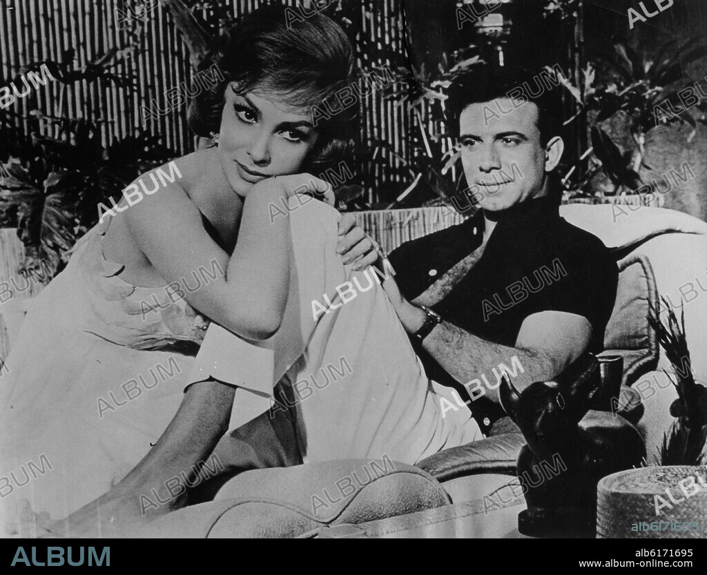 MACDOUGALL RONALD. ESCENA DE LA PELICULA "DESNUDO FRENTE AL MUNDO" - 1961 - GINA LOLLOBRIGIDA Y TONY FRANCIOSA - (EEUU).