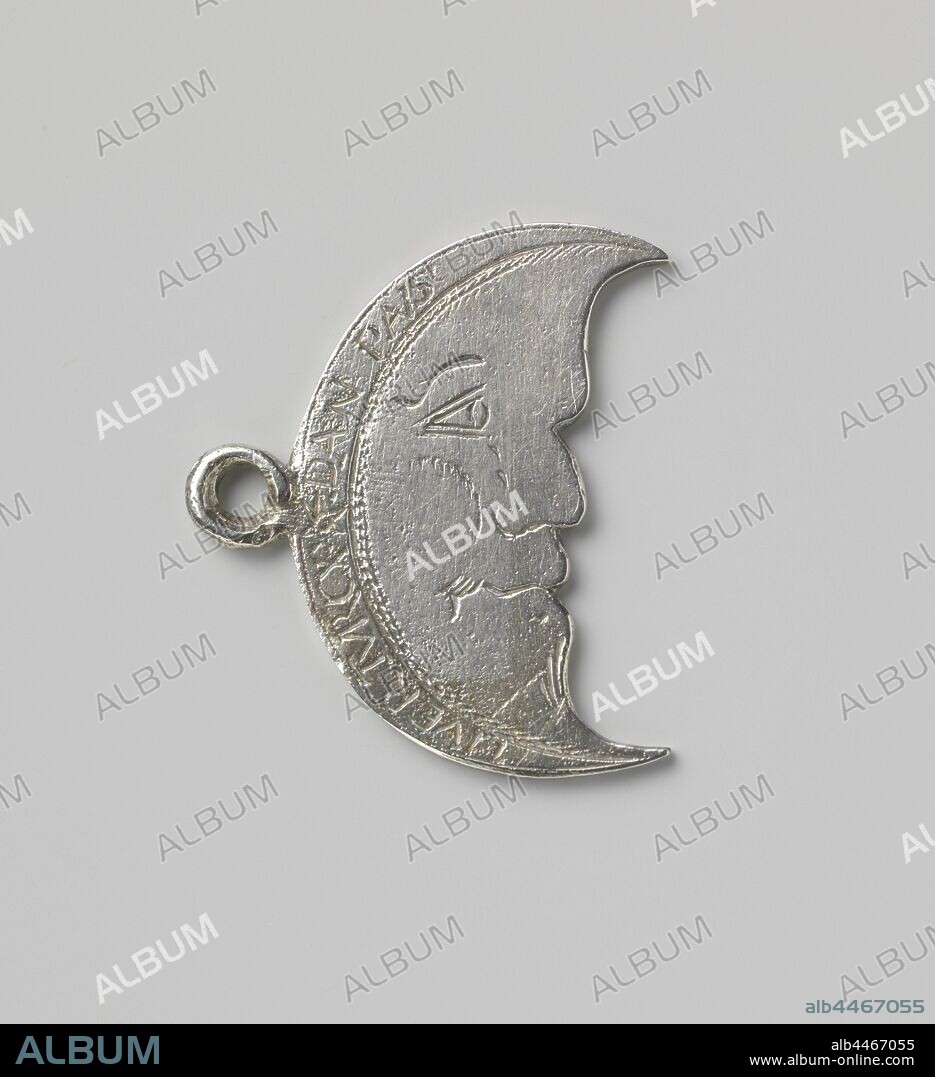 Half moon worn by 300 boat companions of Admiral de Boisot, Half moon worn by 300 boat companions of Admiral Boisot worn. Rear silver medal in the shape of a half moon with a eyelet, face representing the moon, on the circumference of the ENDESPIT DELAMES., Leiden, Louis de Boisot, anonymous, Netherlands, 1574, silver (metal), engraving, l 3.4 cm × w 2.9 cm × w 2.3 cm × w 6.89 gr.