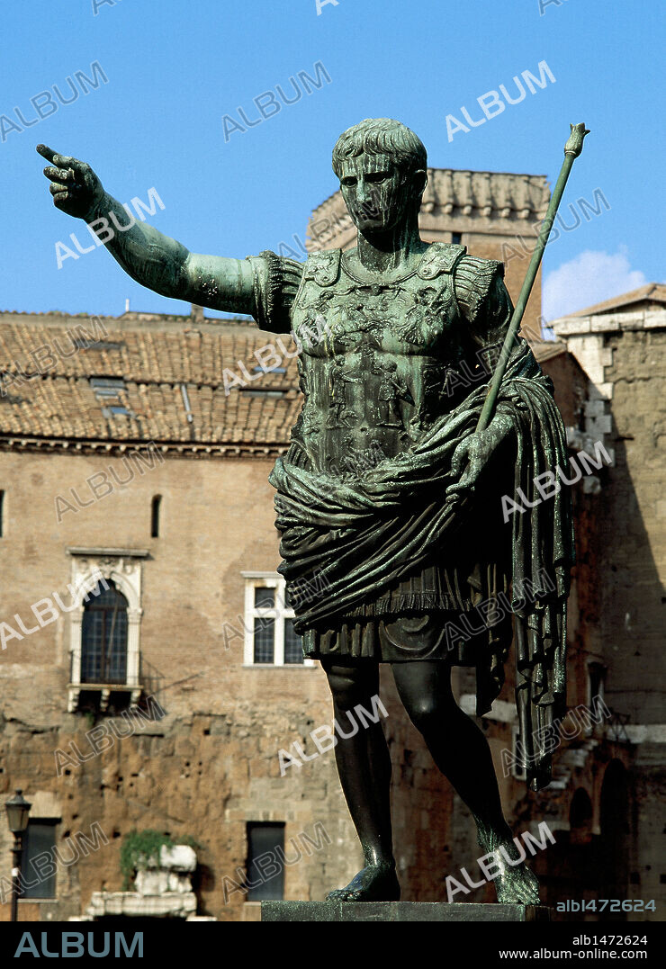 OCTAVIO AUGUSTO (Gaius Julius Caesar Octavianus) (61 aC-14 dC). Primer emperador romano e hijo adoptivo de César. (S. I aC-S. I). Estatua en Roma, Italia.