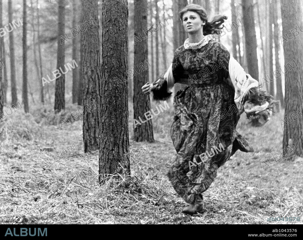 JULIE CHRISTIE en LEJOS DEL MUNDANAL RUIDO, 1967 (FAR FROM THE MADDING CROWD), dirigida por JOHN SCHLESINGER. Copyright M.G.M.