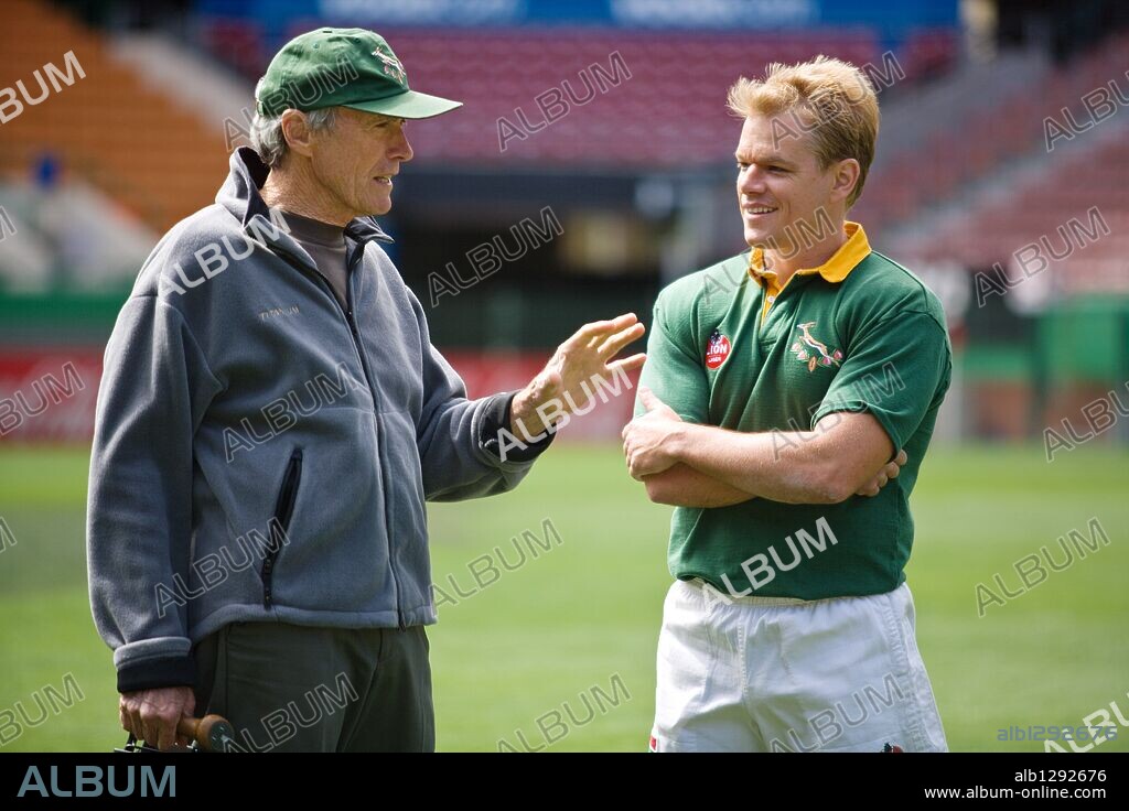 CLINT EASTWOOD and MATT DAMON in INVICTUS, 2009, directed by CLINT EASTWOOD. Copyright WARNER BROS PICTURES / BERNSTEIN, KEITH.