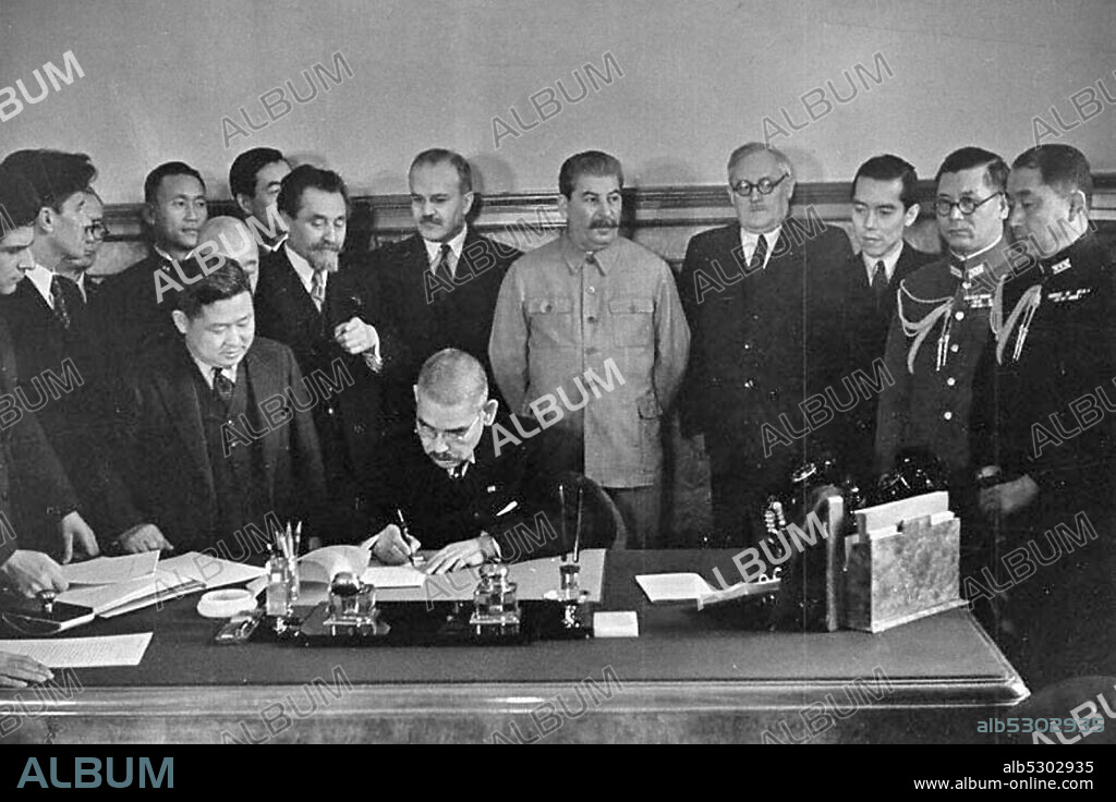 Japanese Foreign Minister I. Matsuoka signs the Pact of Neutrality between the USSR and Japan . Present: J.V. Stalin, People's Commissar for Foreign Affairs of the USSR V. Molotov, Deputy. People's Commissar for Foreign Affairs of the USSR S.A. Lozovsky, A.Ya. Vishinski. 13 April 1941.