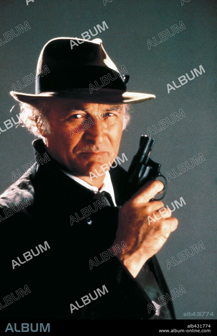 ROBERT LOGGIA en AL FILO DE LA SOSPECHA, 1985 (JAGGED EDGE), dirigida por RICHARD MARQUAND. Copyright COLUMBIA PICTURES.