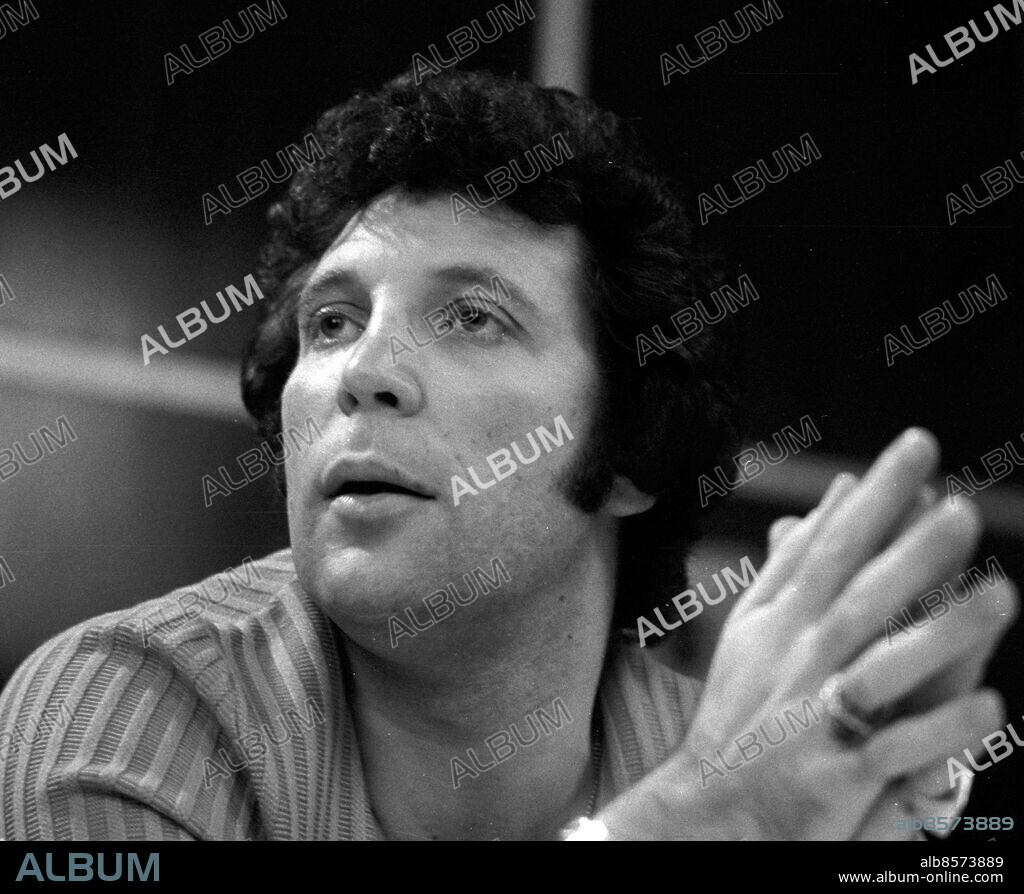 KÖPENHAMN 19710310. Tom Jones, sångare från Wales, även kallad "Tjuren från Wales" . Foto: Torbjörn Andersson / XP / SCANPIX / Kod 4. ** AFTONBLADET OUT **.