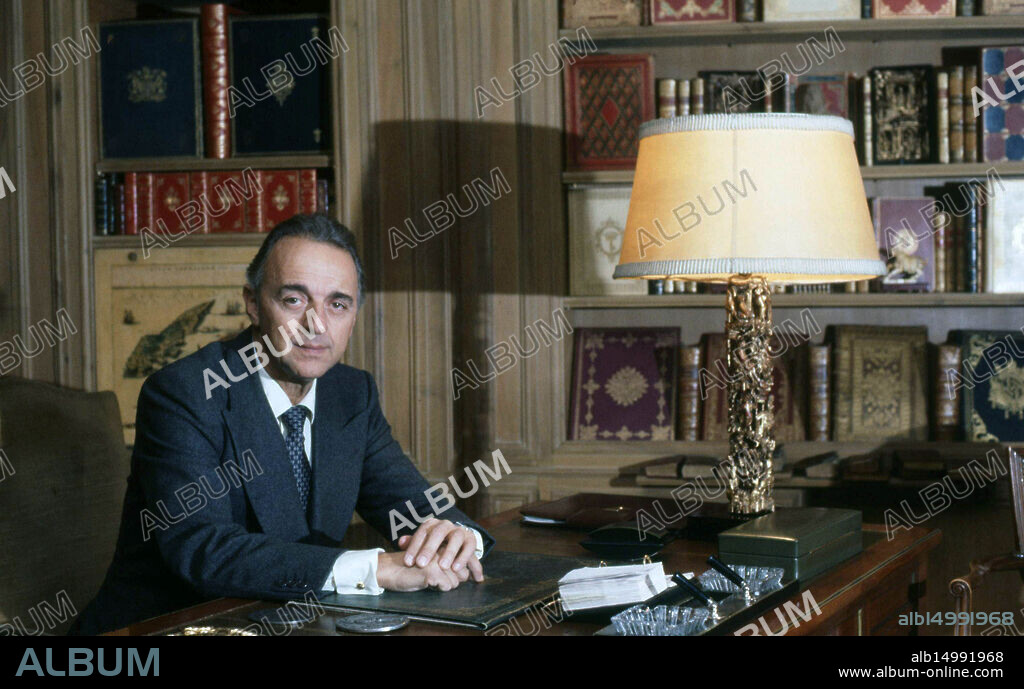 VALLEJO NAJERA , JUAN ANTONIO. MEDICO Y ESCRITOR ESPAÑOL . 1926 - 1990. FOTO DEL AÑO 1989.