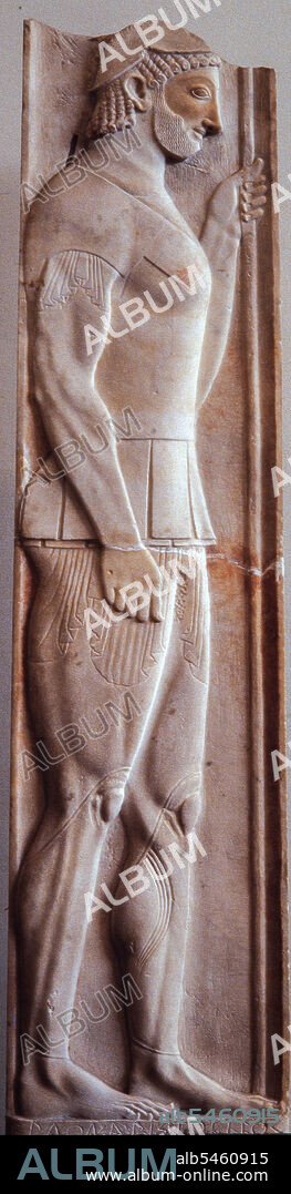 Estela de Aristion, también conocida como la Estela de Maratón, mármol, 510 a. C. Museo Arqueológico Nacional de Atenas.