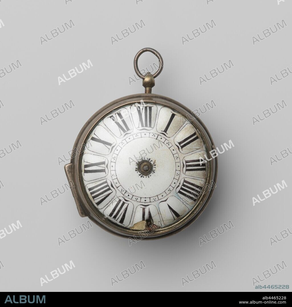 Men's watch in silver, Men's watch in silver with white enameled dial. Some concentric circles on the back bottom., Jean Carré, France, c. 1680, silver (metal), d 5.9 cm × h 7.5 cm × w 5.9 cm × d 3.7 cm.