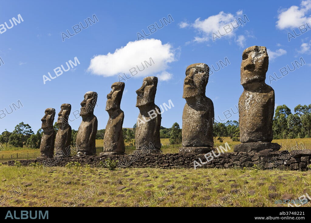 Ahu Tongariki, the largest ahu on the Island, Tongariki is a row of 15 giant stone Moai statues, Rapa Nui (Easter Island), UNESCO World Heritage Site, Chile, South America.