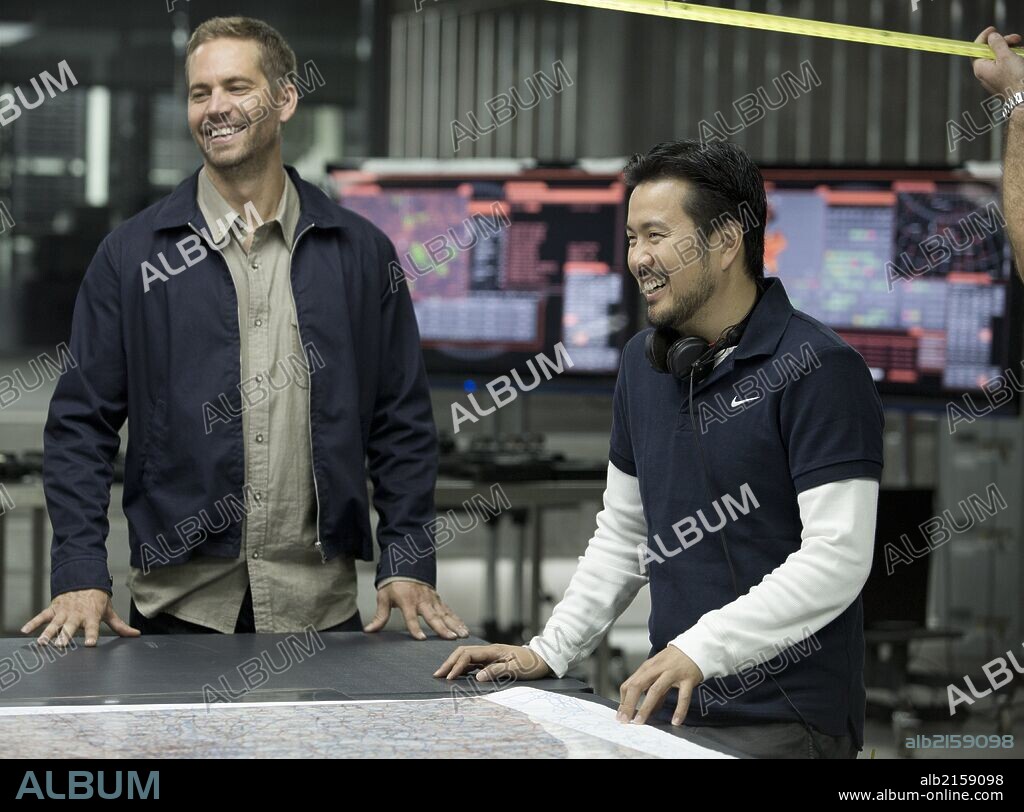 JUSTIN LIN and PAUL WALKER in FURIOUS 6, 2013, directed by JUSTIN LIN. Copyright UNIVERSAL PICTURES / Cortesía.