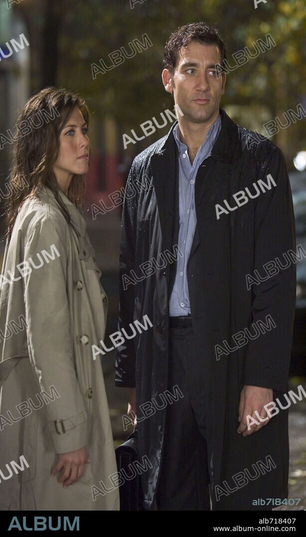 CLIVE OWEN and JENNIFER ANISTON in DERAILED, 2005, directed by MIKAEL HAFSTROM. Copyright MIRAMAX FILMS / HODES, CHUCK.