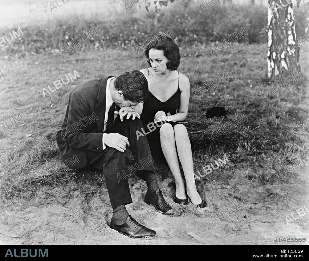 JEANNE MOREAU y MARCELLO MASTROIANNI en LA NOCHE, 1961 (LA NOTTE), dirigida por MICHELANGELO ANTONIONI. Copyright SOFITEDIP NEPI FILM.