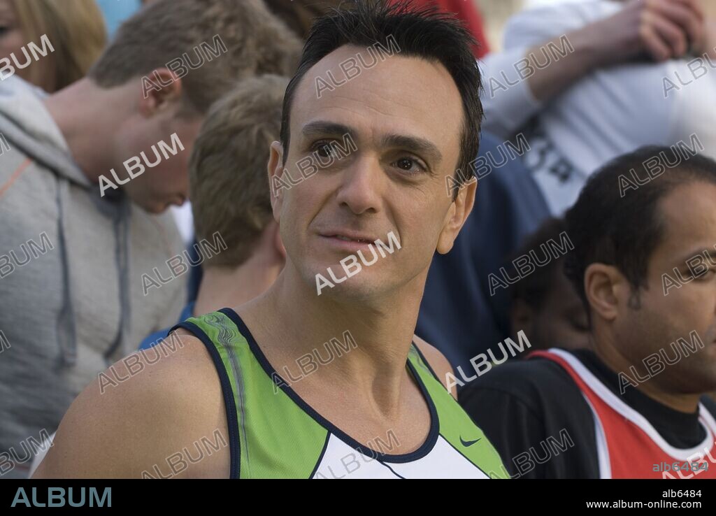 HANK AZARIA in RUN FATBOY RUN, 2007, directed by DAVID SCHWIMMER. Copyright ENTERTAINMENT FILMS/ MATERIAL ENTERTAINMENT.