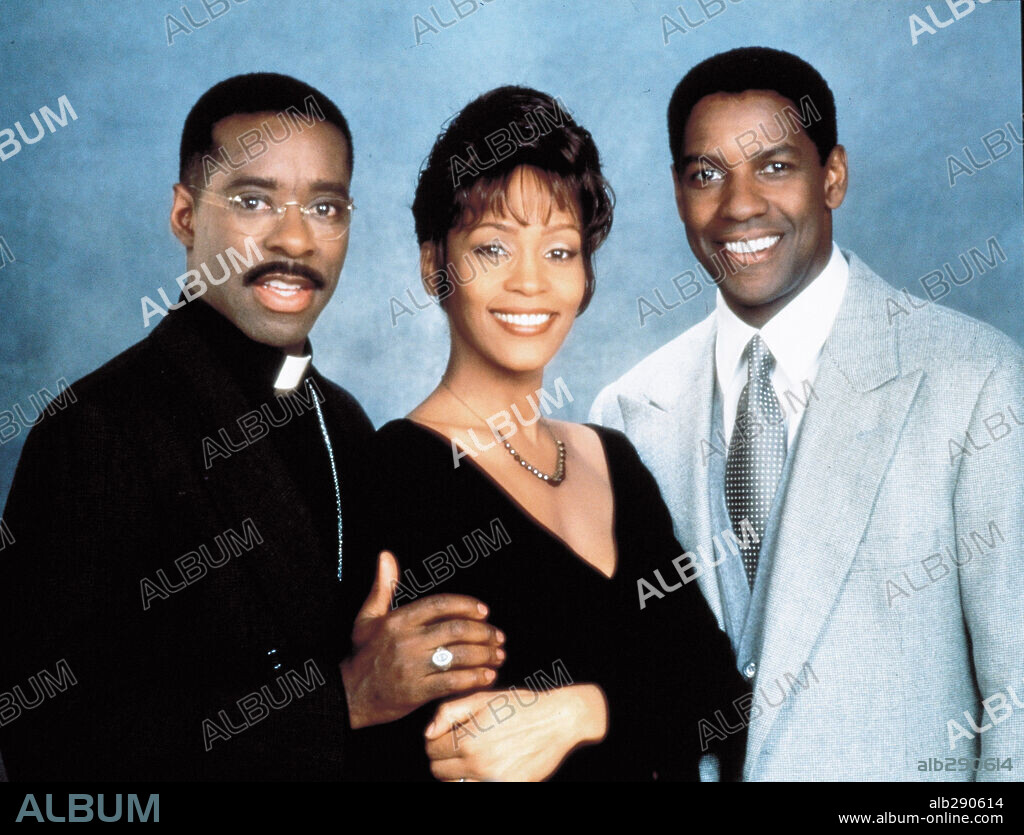 COURTNEY B. VANCE, DENZEL WASHINGTON y WHITNEY HOUSTON en LA MUJER DEL PREDICADOR, 1996 (THE PREACHER'S WIFE), dirigida por PENNY MARSHALL. Copyright TOUCHSTONE PICTURES.