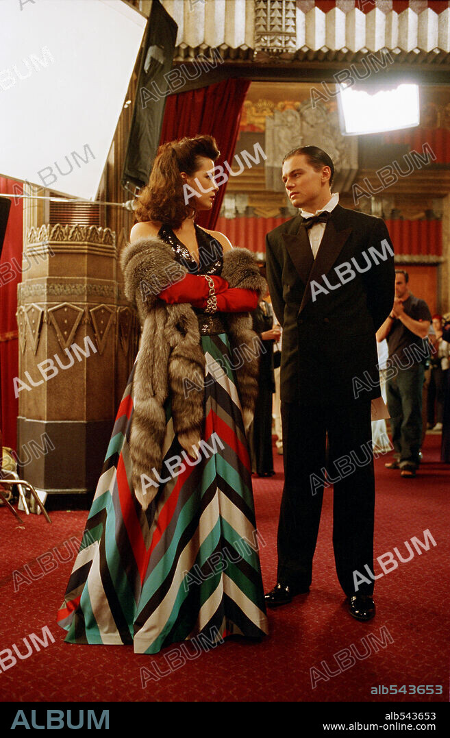 KATE BECKINSALE and Leonardo DiCaprio in THE AVIATOR, 2004, directed by MARTIN SCORSESE. Copyright MIRAMAX FILMS / COOPER, ANDREW.