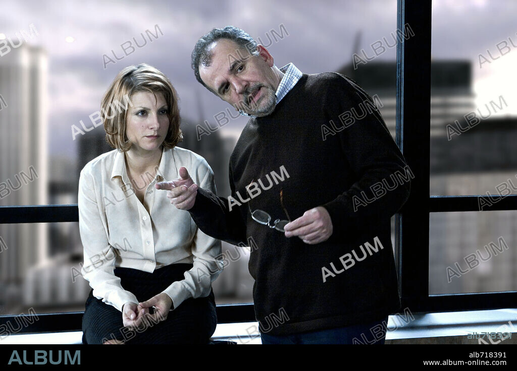 MARCELO PIÑEYRO y NAJWA NIMRI en EL METODO, 2005, dirigida por MARCELO PIÑEYRO. Copyright ALQUIMIA CINEMA.