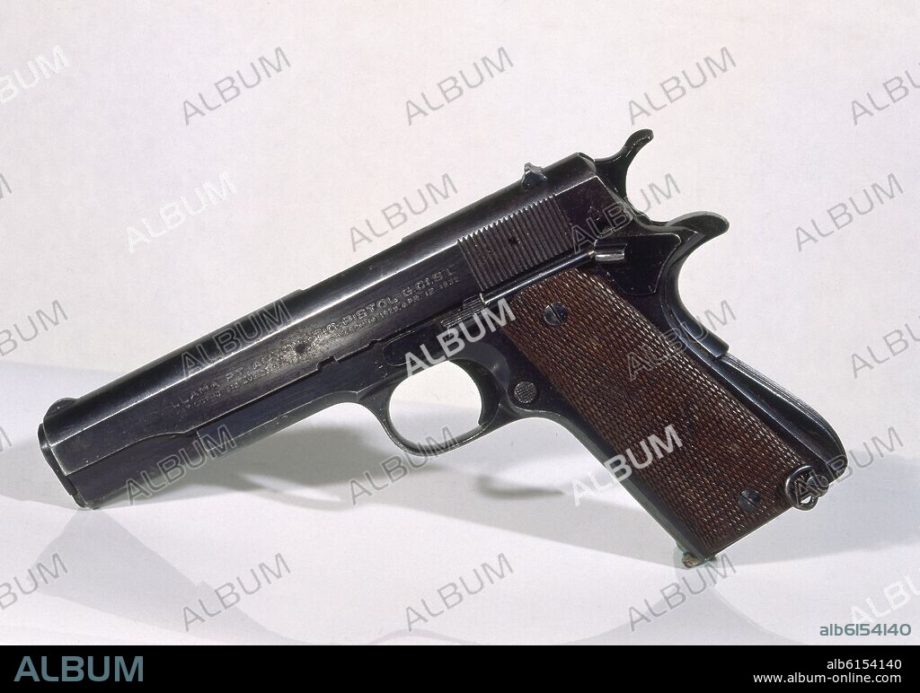 PISTOLA AUTOMATICA LLAMA DE 9 mm. DE LARGO.