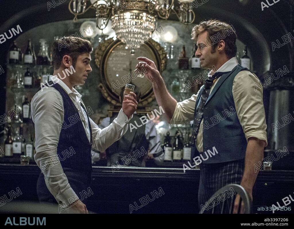 HUGH JACKMAN y ZAC EFRON en EL GRAN SHOWMAN, 2017 (THE GREATEST SHOWMAN), dirigida por MICHAEL GRACEY. Copyright 20TH CENTURY FOX.