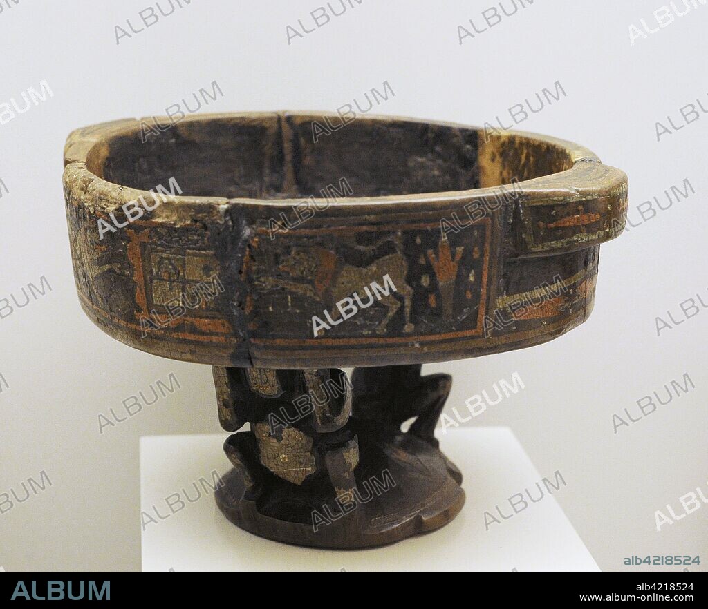 Kero colonial de tradición Inca. Madera policromada. Inca-Colonial. Siglos XVI-XVIII. Cuzco, Perú. Museo de América. Madrid. España.