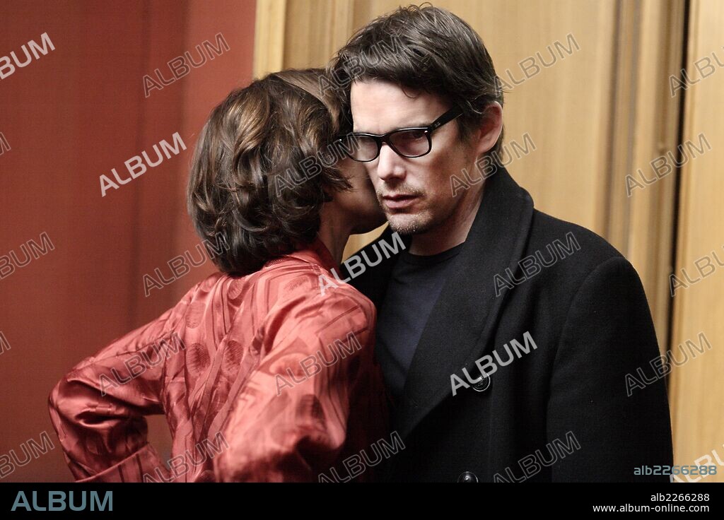 ETHAN HAWKE y KRISTIN SCOTT THOMAS en LA MUJER DEL QUINTO, 2011 (LA FEMME DU VEME), dirigida por PAWEL PAWLIKOWSKI. Copyright HAUT ET COURT.