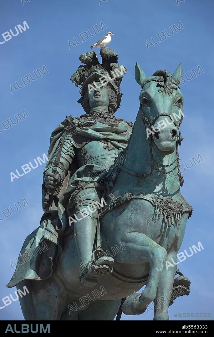 Equestrian statue of King Jose I, Praca do Comercio, Lisbon, Portugal, Europe.