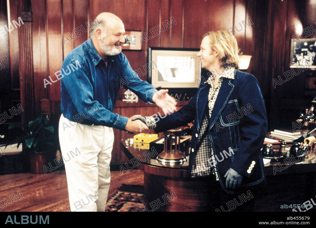 DAVID SPADE and ROB REINER in DICKIE ROBERTS: FORMER CHILD STAR, 2003, directed by SAM WEISMAN. Copyright TM/PARAMOUNT PICTURES / FELLMAN, MARK.