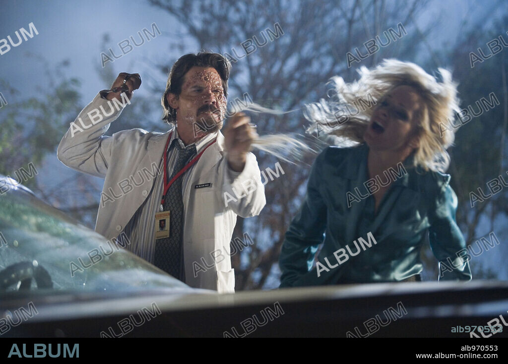 MARLEY SHELTON in GRINDHOUSE, 2007 (GRINDHOUSE-PLANET TERROR), directed by ROBERT RODRIGUEZ. Copyright DIMENSION FILMS/A BAND APART/BIG TALK PRODUCTIONS/DARTMOUTH.