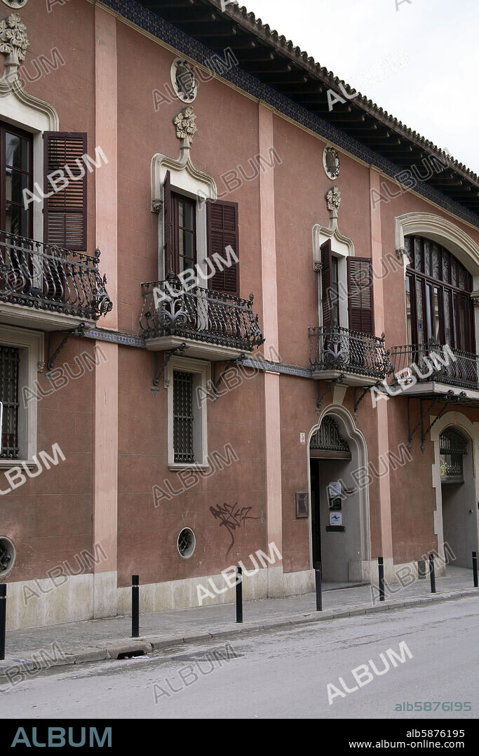 Vilafranca del Penedés; casa modernista de la Font Rodona.
