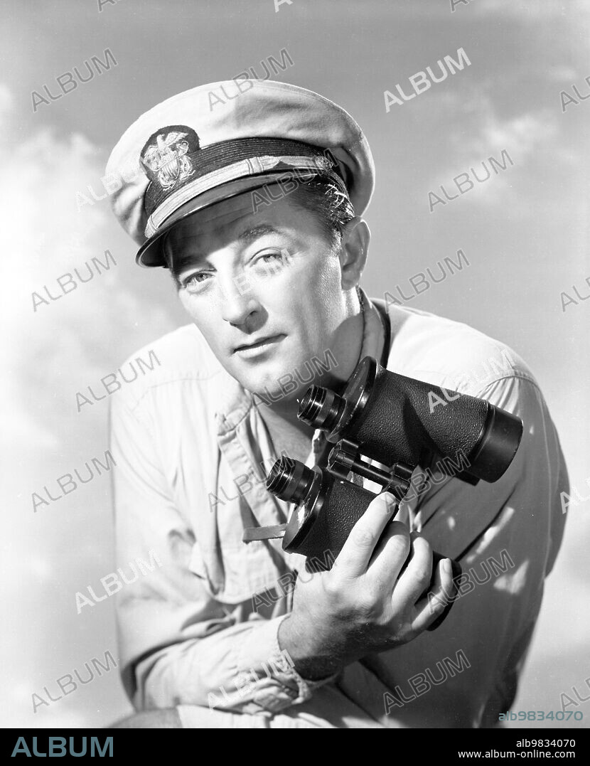 ROBERT MITCHUM dans THE ENEMY BELOW, 1957, réalisé par DICK POWELL. Copyright 20TH CENTURY FOX.