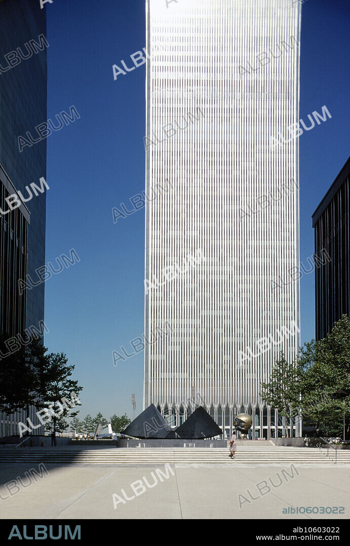 World Trade Center with Cloud Fortress sculpture by Masayuki Nagare and Sphere sculpture by Fritz Koenig at Plaza Fountain, New York City, New York, USA, Balthazar Korab Collection, 1976.