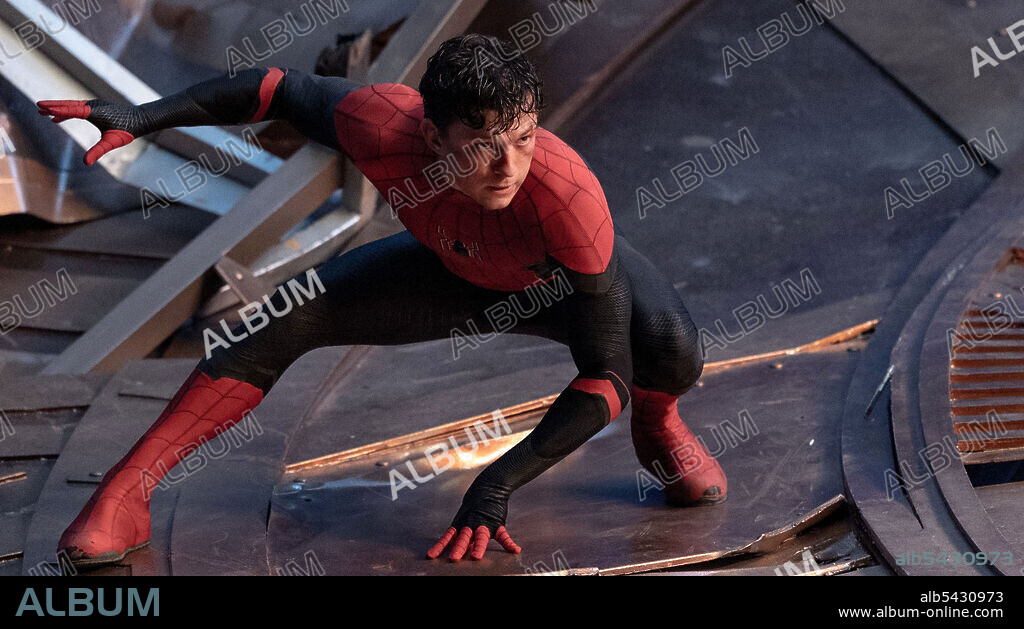 TOM HOLLAND en SPIDER-MAN: SIN CAMINO A CASA, 2021 (SPIDER-MAN: NO WAY HOME), dirigida por JON WATTS. Copyright Pascal Pictures / Marvel Studios / Columbia Pictures.