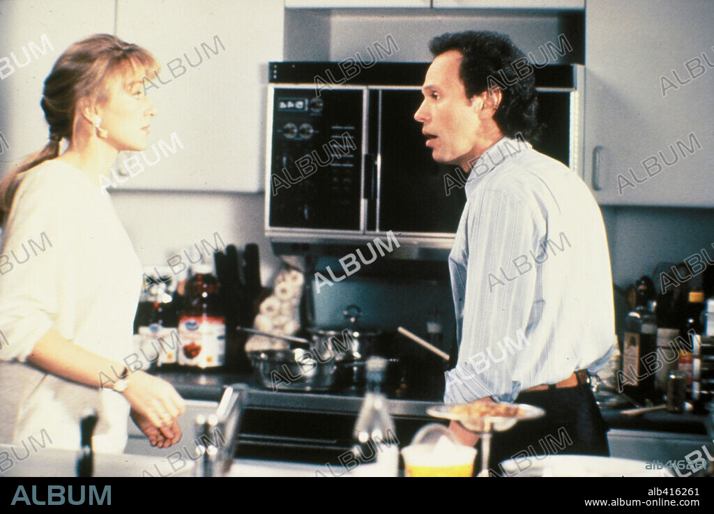 BILLY CRYSTAL and HELEN SLATER in CITY SLICKERS, 1991, directed by RON UNDERWOOD. Copyright FIRST INDEPENDENT.
