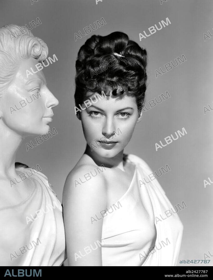 AVA GARDNER en VENUS ERA MUJER, 1948 (ONE TOUCH OF VENUS), dirigida por WILLIAM A. SEITER. Copyright UNIVERSAL PICTURES.