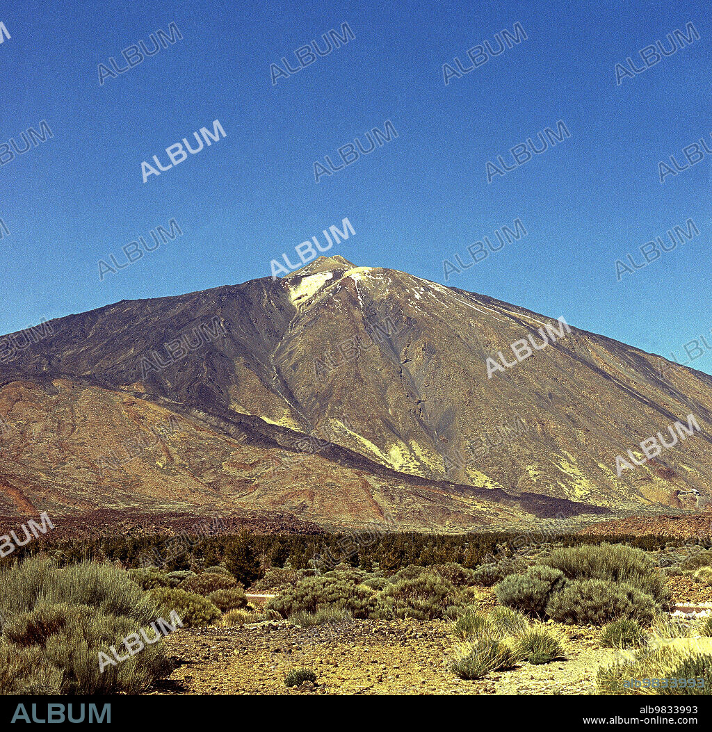 EL TEIDE DESDE EL LLANO DE LA UCANCA - FOTO AÑOS 60.