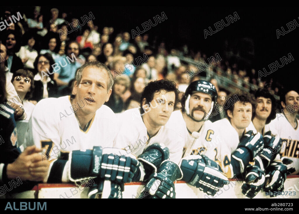 MICHAEL ONTKEAN y PAUL NEWMAN en EL CASTAÑAZO, 1977 (SLAP SHOT), dirigida por GEORGE ROY HILL. Copyright UNIVERSAL PICTURES.