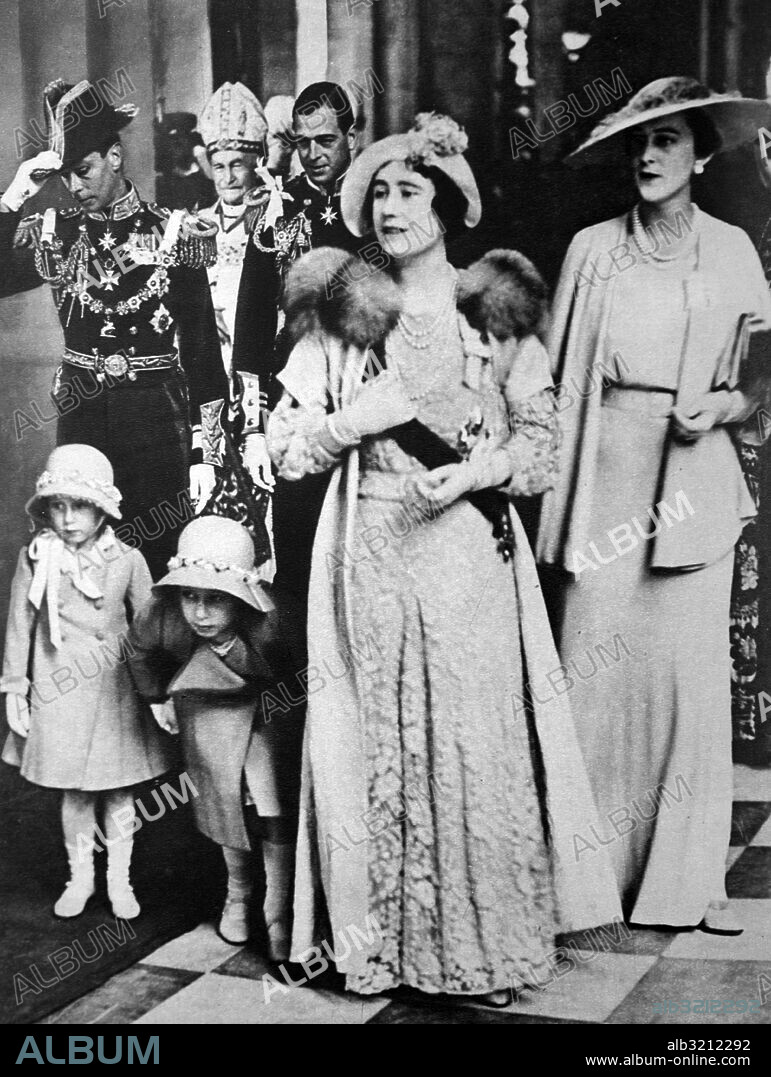 Photograph taken on the Jubilee Day of King George V (1865-1936) with Queen Mary of Teck (1867-1953) at St. Paul's Cathedral. Dated 20th Century.