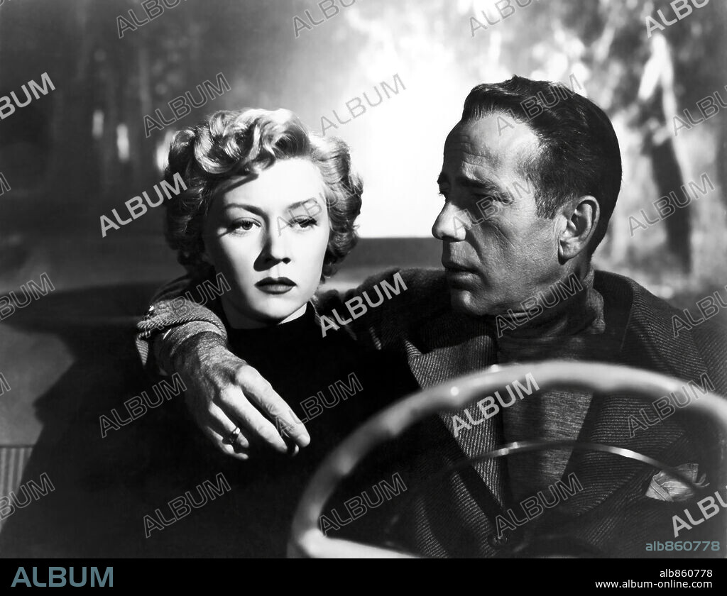 GLORIA GRAHAME and HUMPHREY BOGART in IN A LONELY PLACE, 1950, directed by NICHOLAS RAY. Copyright COLUMBIA PICTURES.