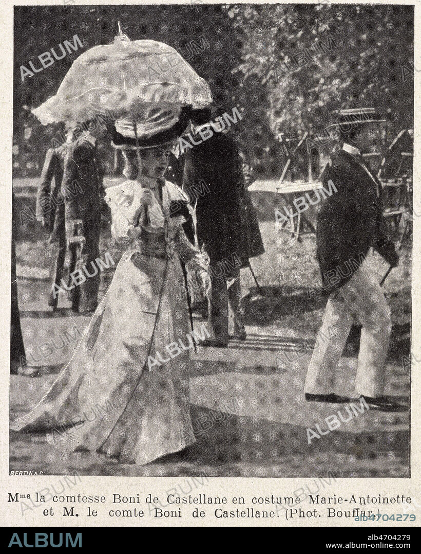 Fete au Trianon a Versailles : 'Mme la comtesse Boni de Castellane en costume Marie-Antoinette et M. le comte de Castellane'. Photographie Bouffar in. La Vie Illustree du 05/07/1901. Credit : Collection KHARBINE-TAPABOR.