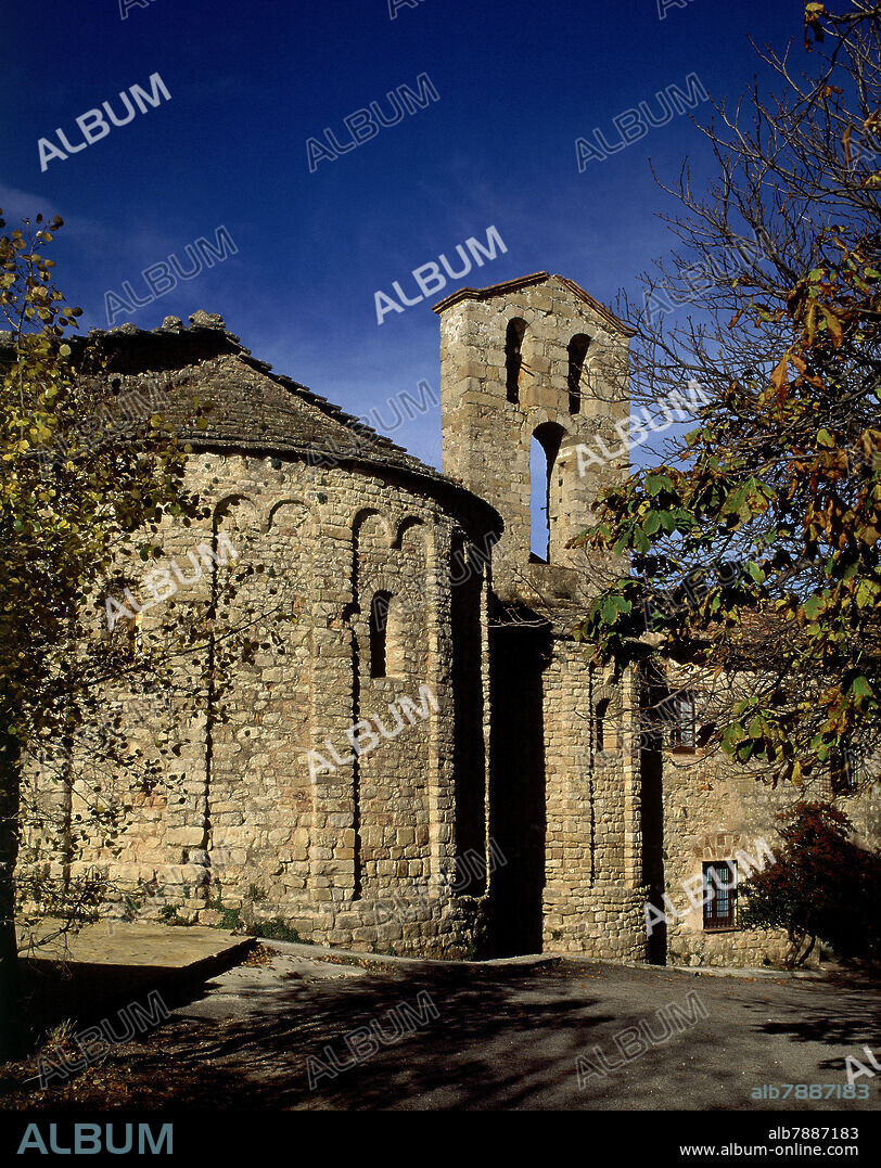 ABSIDE DEL ANTIGUO MONASTERIO DE SANTA CECILIA DE MONTSERRAT - SIGLO XI - ROMANICO CATALAN.