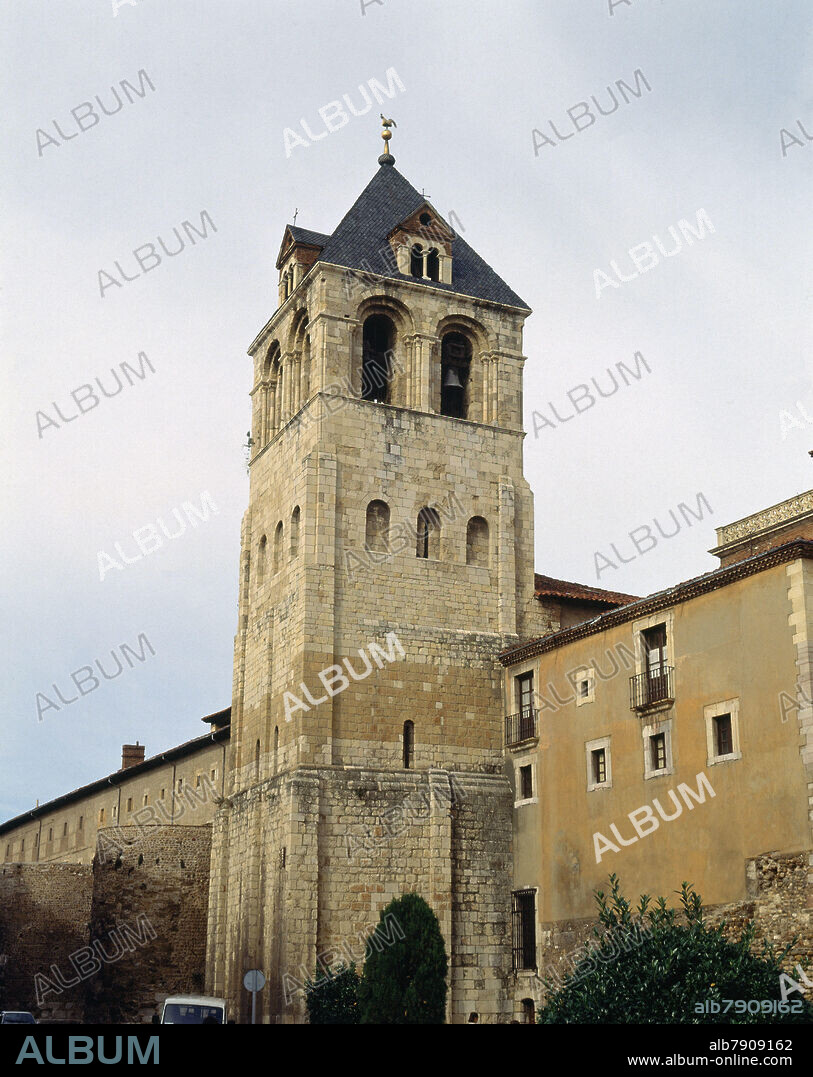 TORRE DEL GALLO DE LA COLEGIATA DE SAN ISIDORO DE LEON - FOTO AÑOS 90.