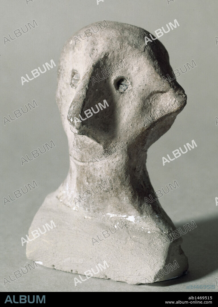 ARTE IBERICO. ESPAÑA. IDOLO con forma de busto humano procedente de Guadix (provincia de Granada). Museo Episcopal de Vic. Provincia de Barcelona. Cataluña.