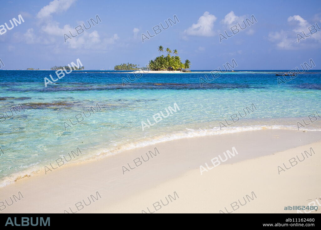 Pelican Island, Comarca de Kuna Yala, San Blas Islands, Panama, Central America.
