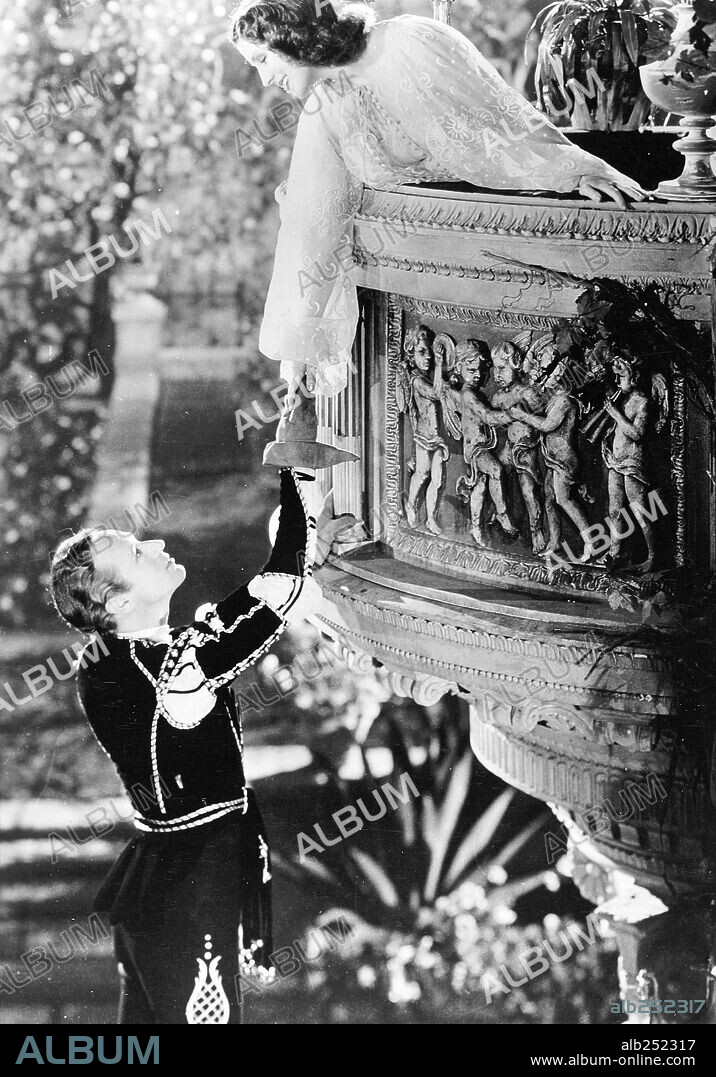 LESLIE HOWARD and NORMA SHEARER in ROMEO AND JULIET, 1936, directed by GEORGE CUKOR. Copyright M.G.M.
