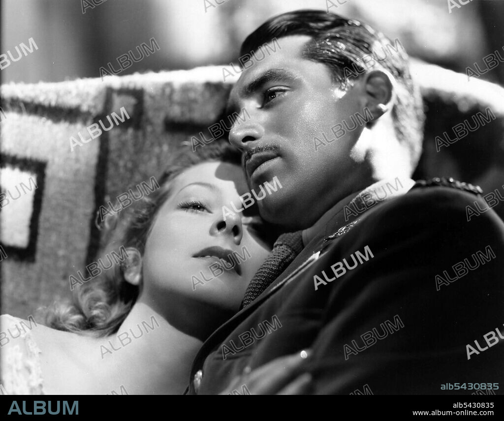 CARY GRANT and GERTRUDE MICHAEL in THE LAST OUTPOST, 1935, directed by CHARLES BARTON and LOUIS J. GASNIER. Copyright PARAMOUNT PICTURES.
