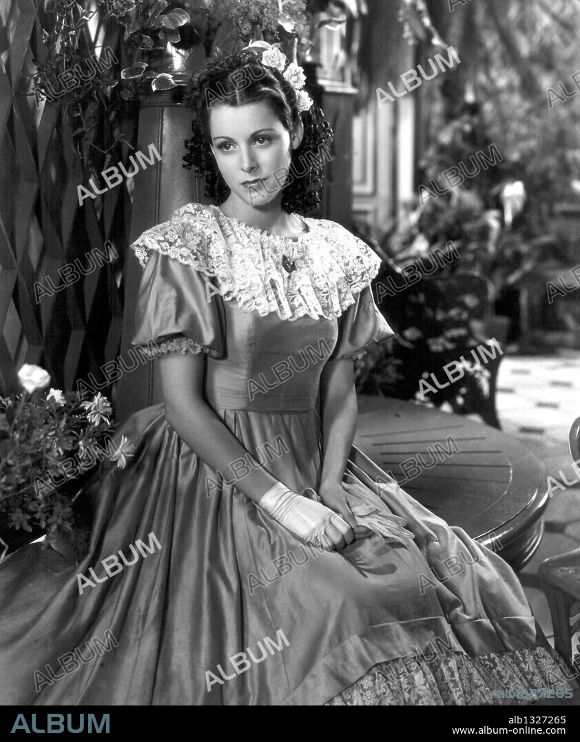 FRANCES DEE en LAS CUATRO HERMANITAS, 1933 (LITTLE WOMEN), dirigida por GEORGE CUKOR. Copyright RKO.
