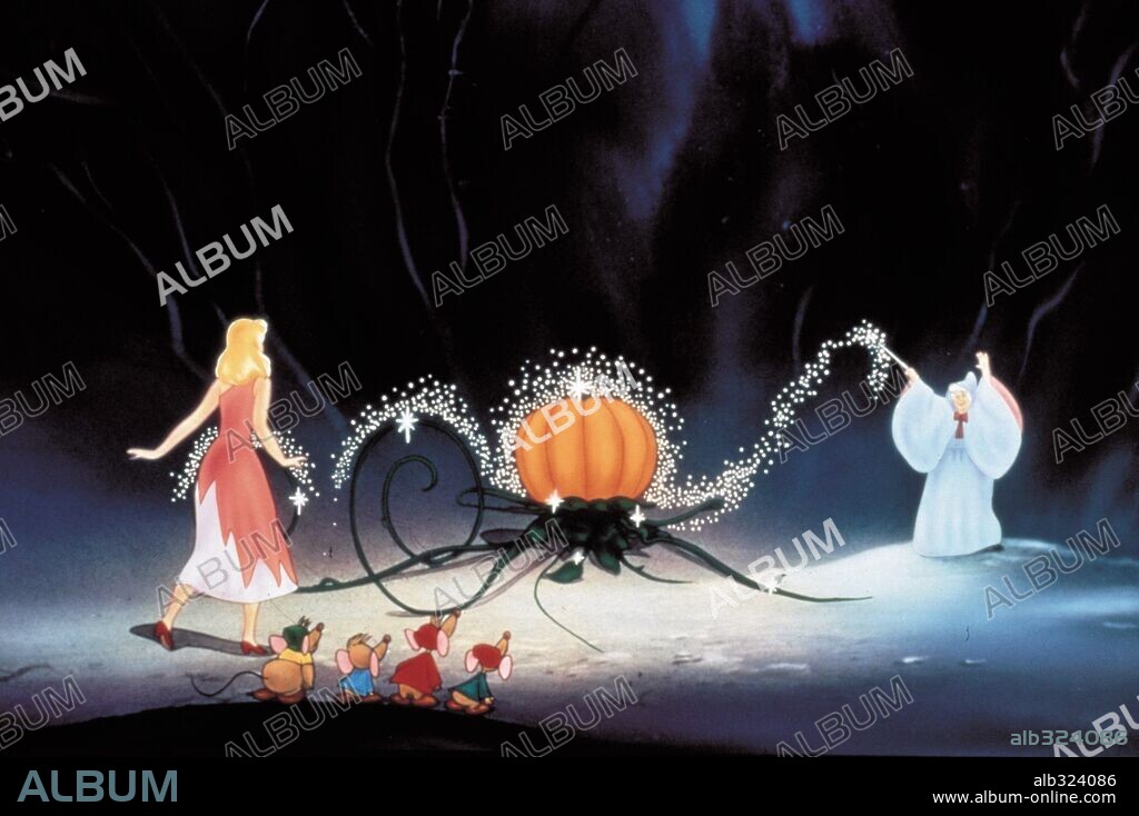 LA CENICIENTA, 1950 (CINDERELLA), dirigida por CLYDE GERONIMI, HAMILTON LUSKE y WILFRED JACKSON. Copyright WALT DISNEY PRODUCTIONS.